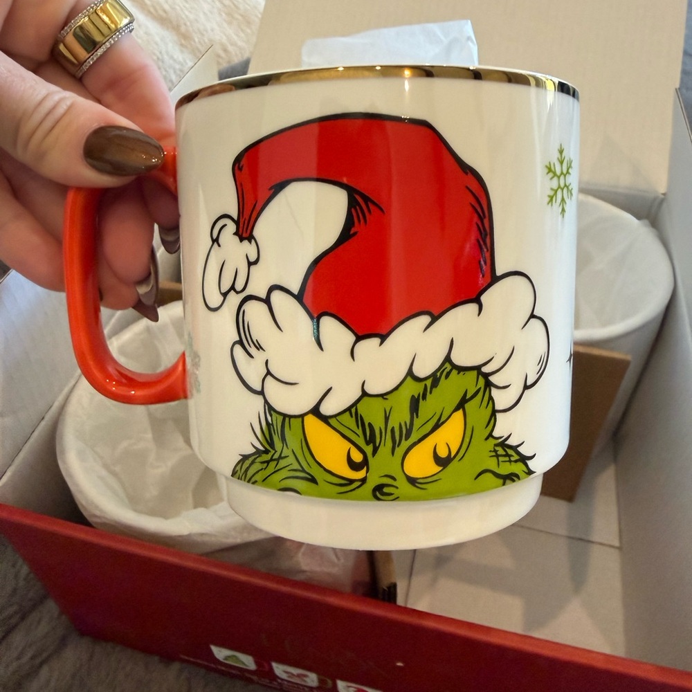 🎄 Lenox Merry Grinchmas™ Stacking Mugs – Set of 4 🎄 - Picture 5 of 8